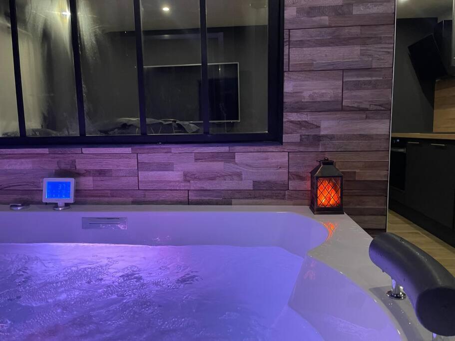 Charmante Residence De Tourisme Avec Jacuzzi 크레시라샤페어 외부 사진